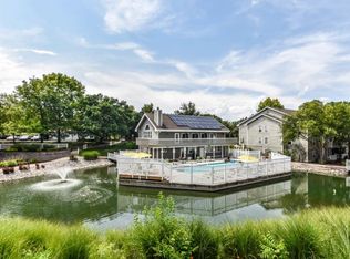 1124 Bonhomme Lake Dr #1143L, Saint Louis, MO 63132