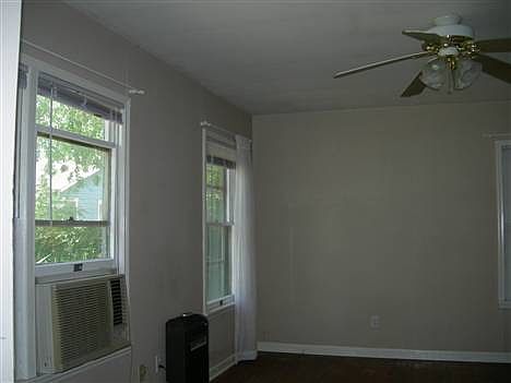 2nd image of 2803 1/2 Lawnview St