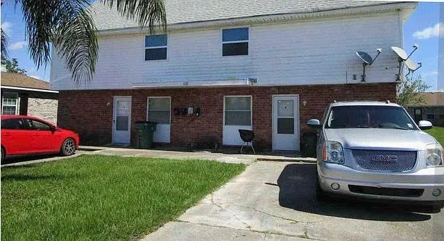 2 bed, 1.5 bath, 1022 sqft, $1,200 — Photo 1