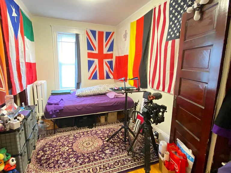 9 Fairfield St #1R — Photo 4