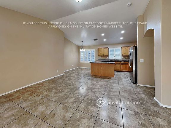 5th image of 163 N Saffron Cir