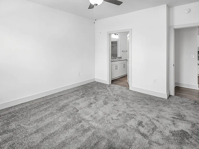 The Vandy Apartments — Photo 33
