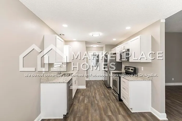 415 Covington Cv — Photo 7