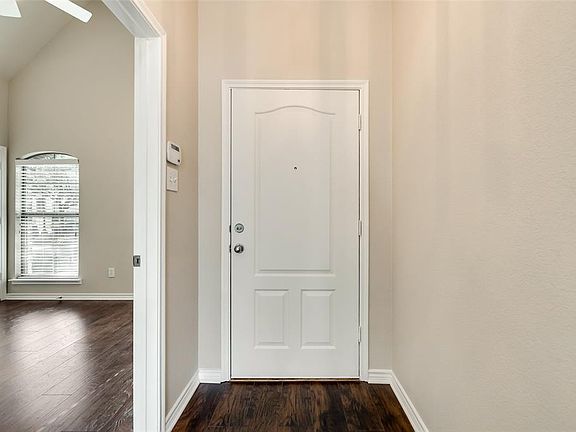 4th image of 6766 Livorno Ln