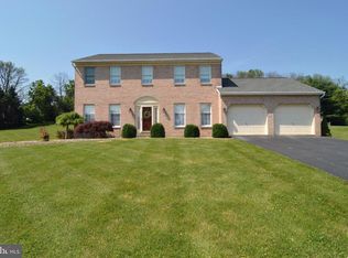 102 Meadowlark Rd, Reading, PA 19606