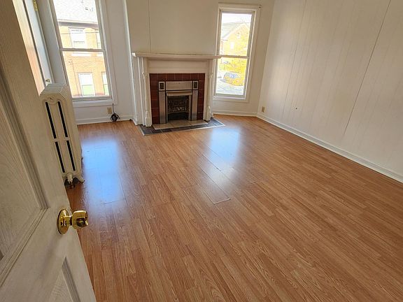 4th image of 2310 Broad Ave APT 2