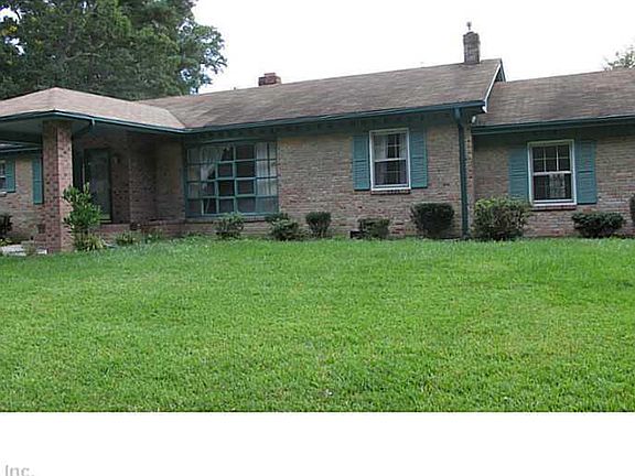 2nd image of 301 Mapleshore Dr
