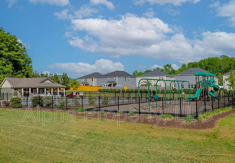 203 Pewter Cir — Photo 32