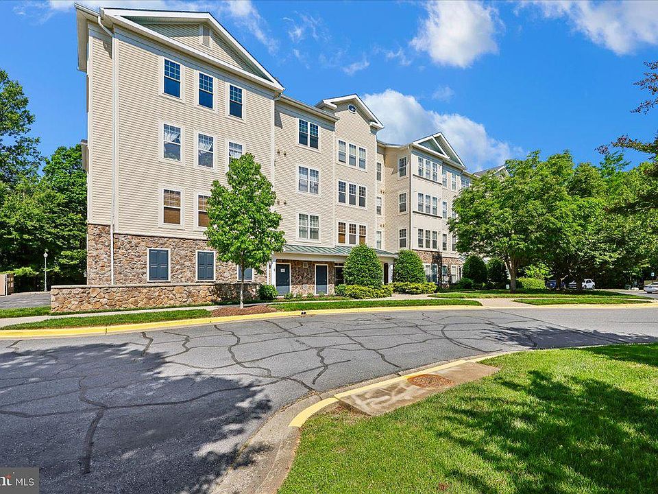 1st image of 310 High Gables Dr APT 307