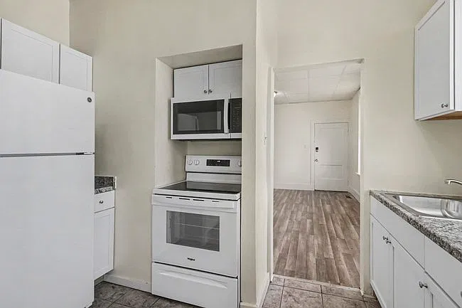 1 bed, $995 — Photo 4