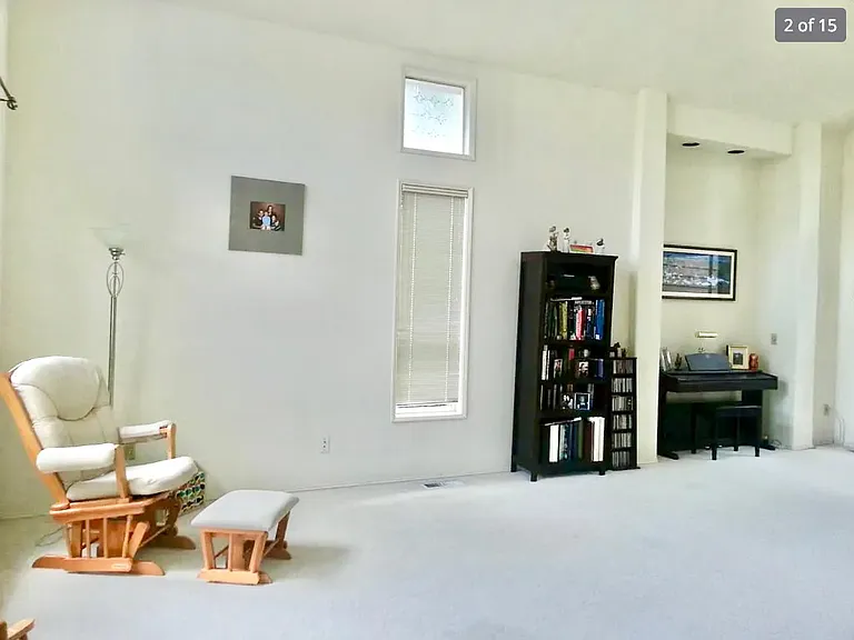 25319 SE 36th Ct — Photo 3