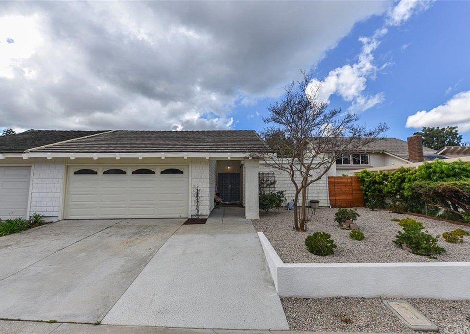 1st image of 5012 Paseo De Vega