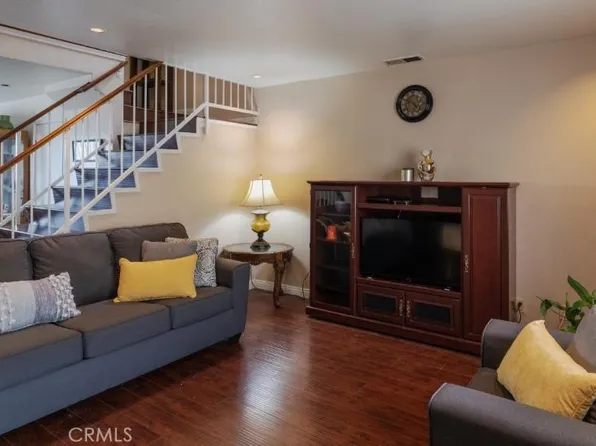 916 E 65th St APT 3, Inglewood, CA 90302