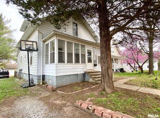 320 S 19th St, Herrin, IL 62948