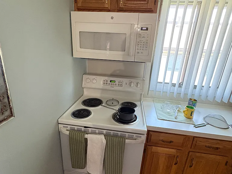 502 Westbourne Dr #4 — Photo 14