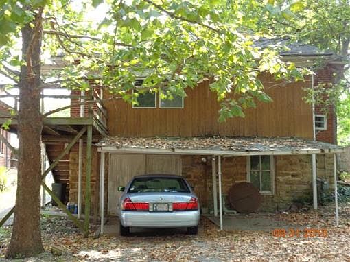 3rd image of 527 N 2nd St