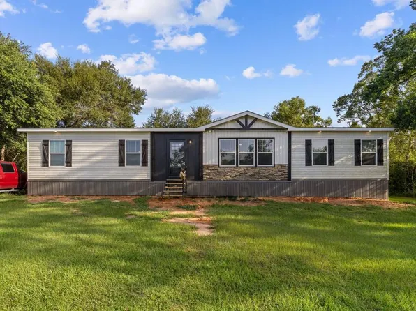 2342 McNeill Steep Hollow Rd, Poplarville, MS 39470