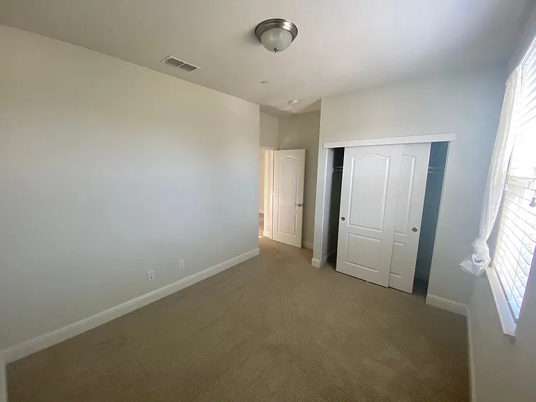 35 Huddlestone Cir — Photo 17