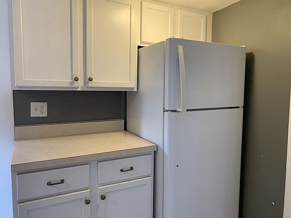 4th image of 421 James St