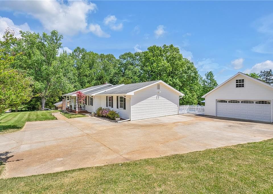 323 Rollingwood Dr, Easley, SC 29640 | Zillow