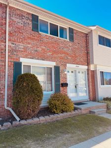 8080 Farnum Ct, Warren, MI, 48093