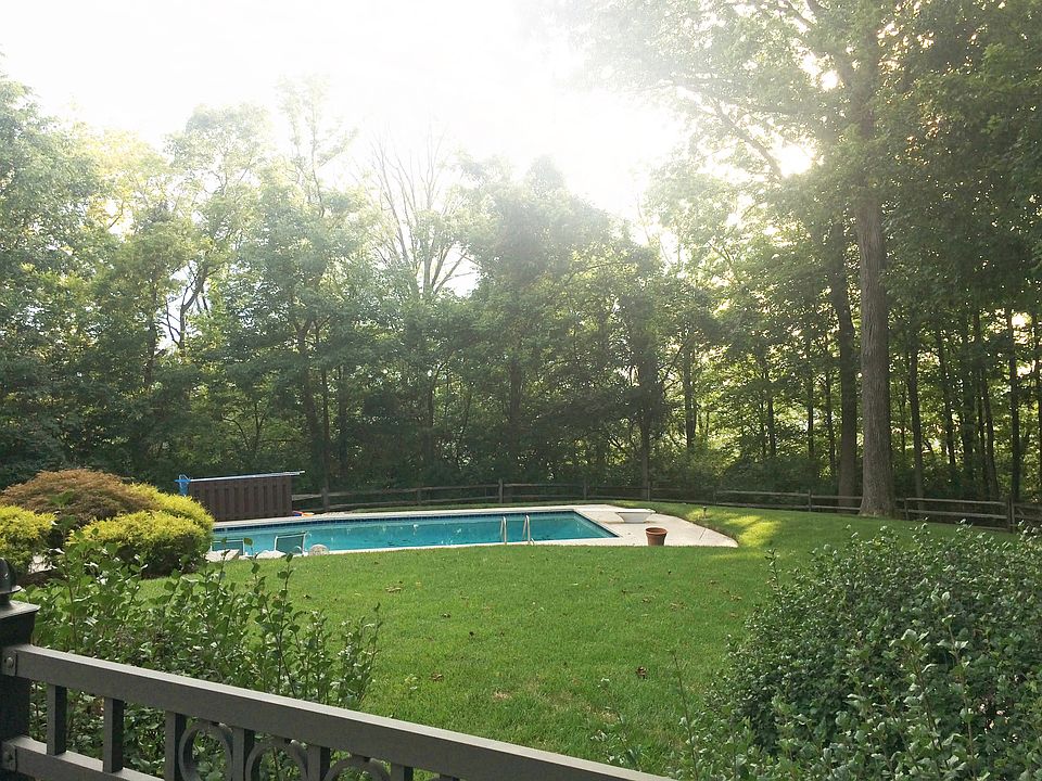 2nd image of 7401 Southpointe Dr