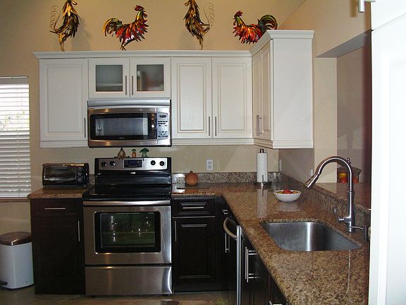 Kitchen-Granite Counters