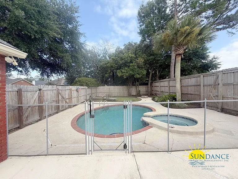 4504 Boca Dr — Photo 2