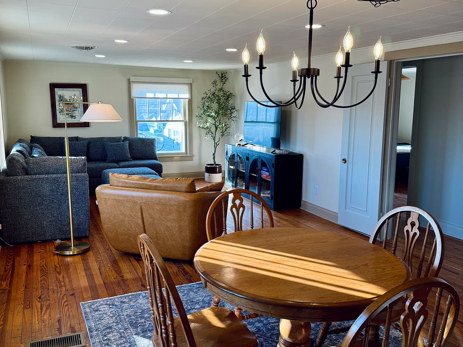 2 bed, 1500 sqft, $2,495 — Photo 2