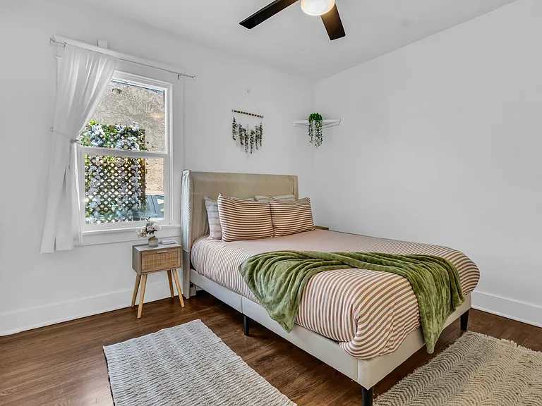 4239 Cherokee Ave — Photo 13