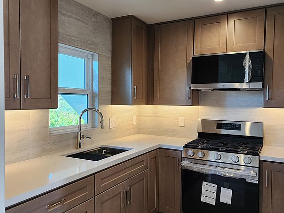 5th image of 3123 Horton Ave #3123
