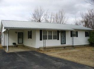 708 N Spiker St, Bernie, MO 63822