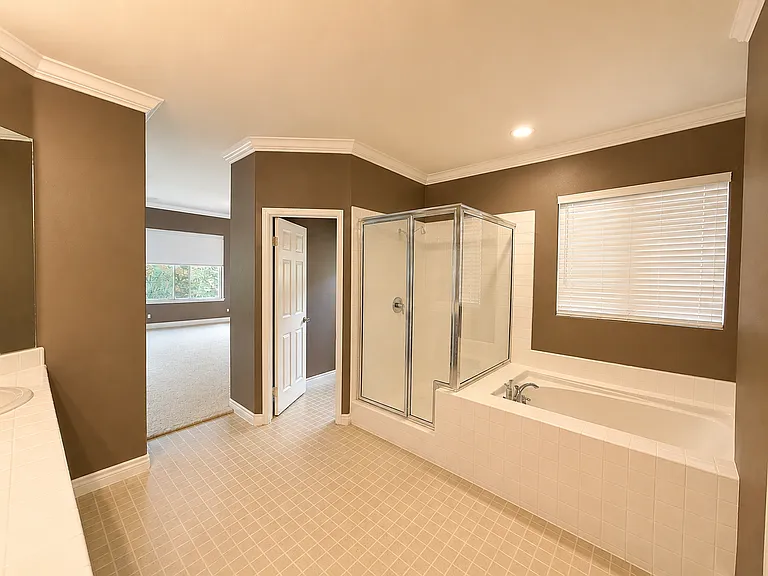2296 Green River Dr — Photo 9