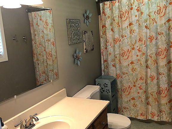 5th image of 134 Oakview Dr