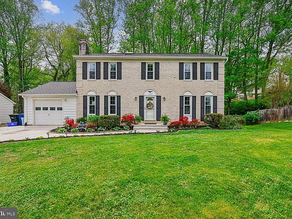 2nd image of 1604 Winding Waye Ln