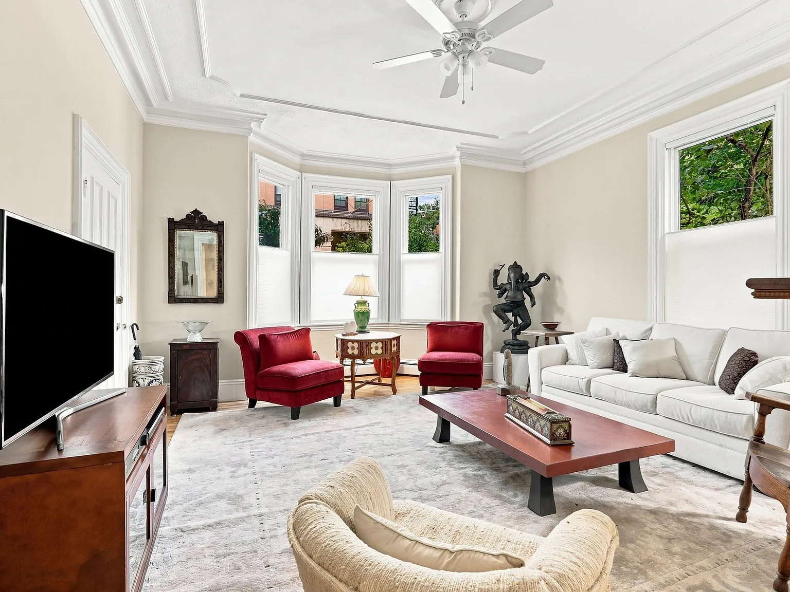 2 bed, 1.0 bath, 764 sqft, $3,750 — Photo 3