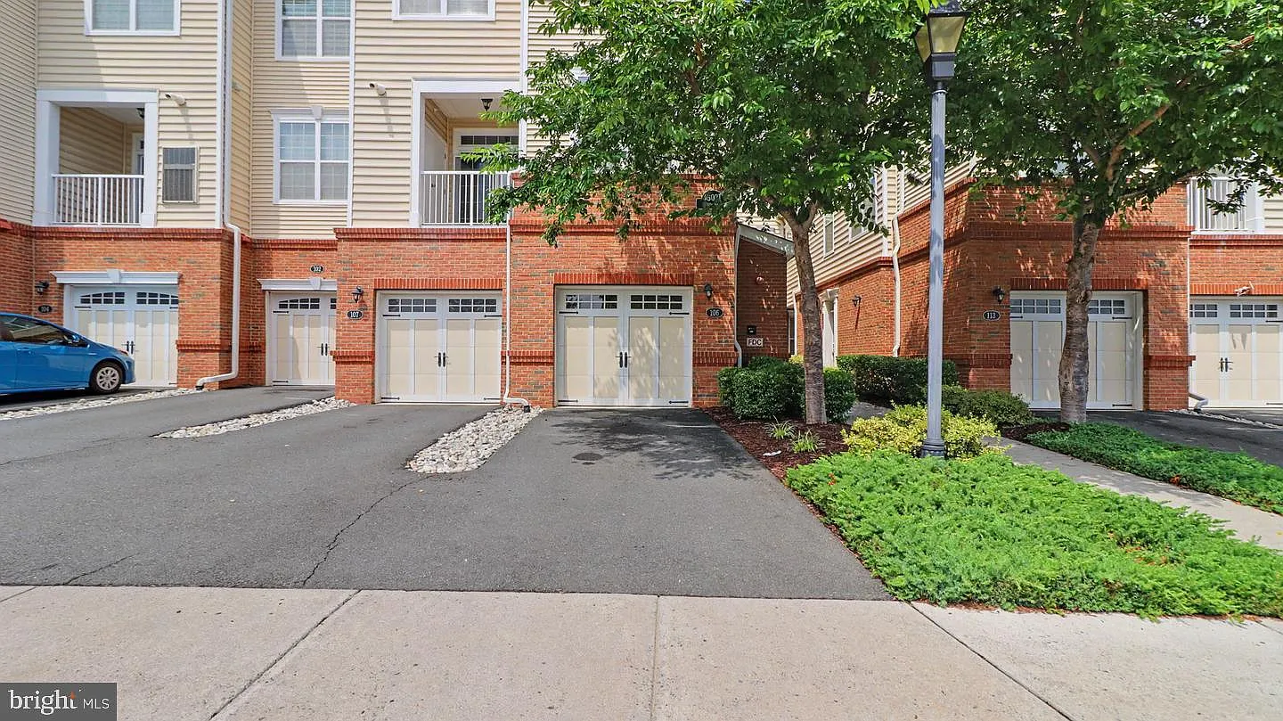 2 bed, 3.0 bath, 1470 sqft, $3,000 — Photo 3