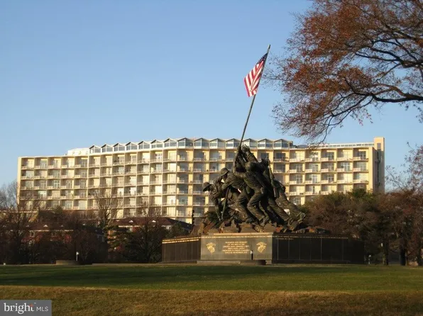 1200 N Nash St APT 803, Arlington, VA 22209