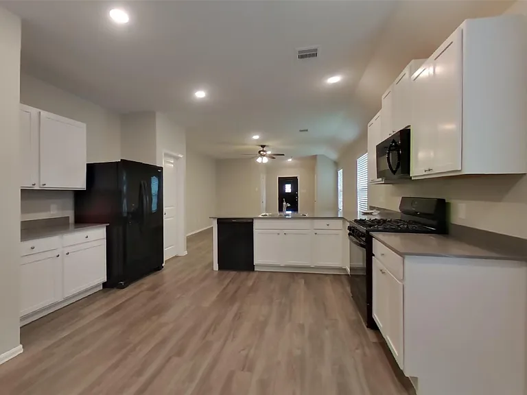 210 Pine Cavern Dr — Photo 7