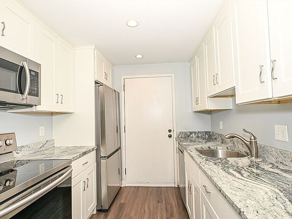 2nd image of 5 Village Rock Ln APT 15