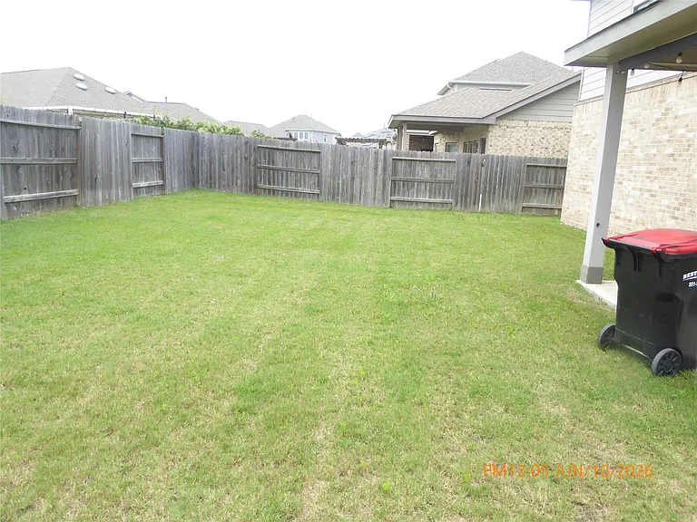 6319 Shadowbrook Hollow Trl — Photo 32