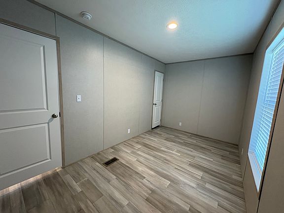 4th image of 286 Pipers Ln