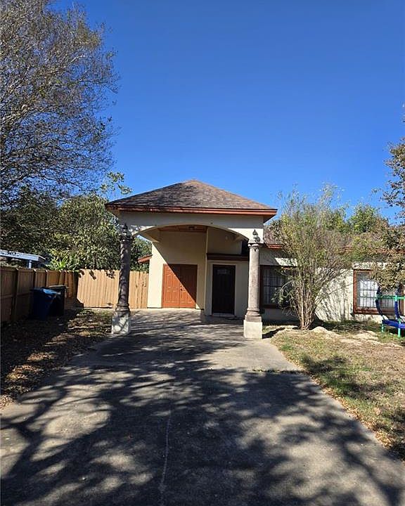 1st image of 409 N Rose Ellen Cir #4