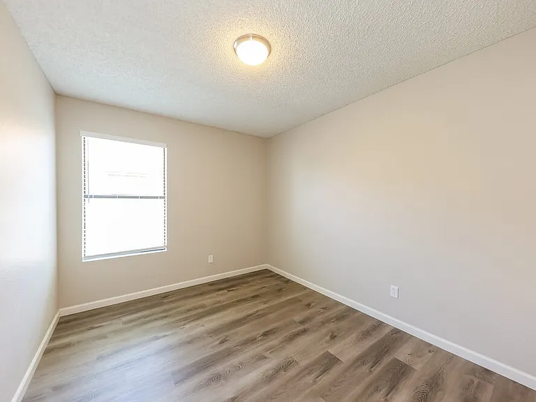 8938 N 64th Ln — Photo 13
