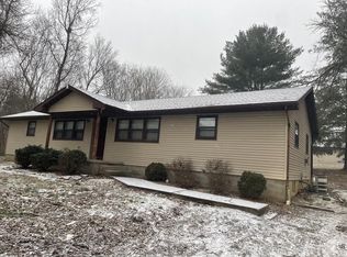 35 Twickingham Ln, Makanda, IL 62958