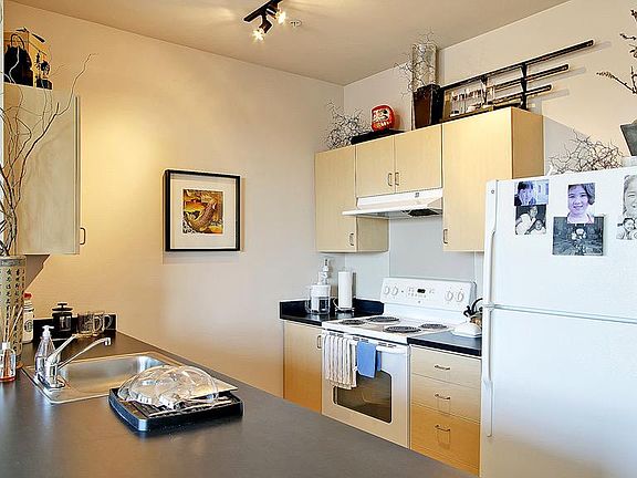 4th image of 705 S Weller St APT 602