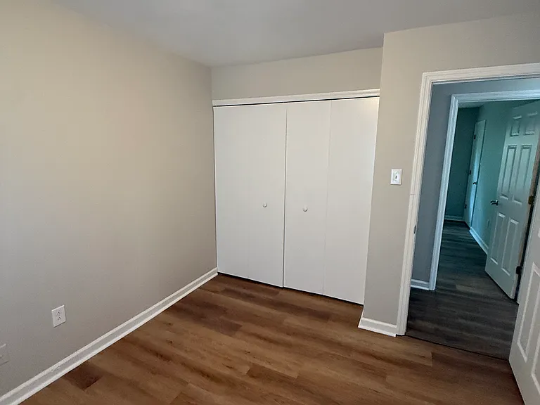 3325 Featherston Dr — Photo 11