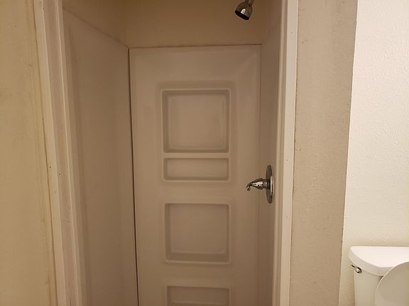 5th image of 4434 Dale St