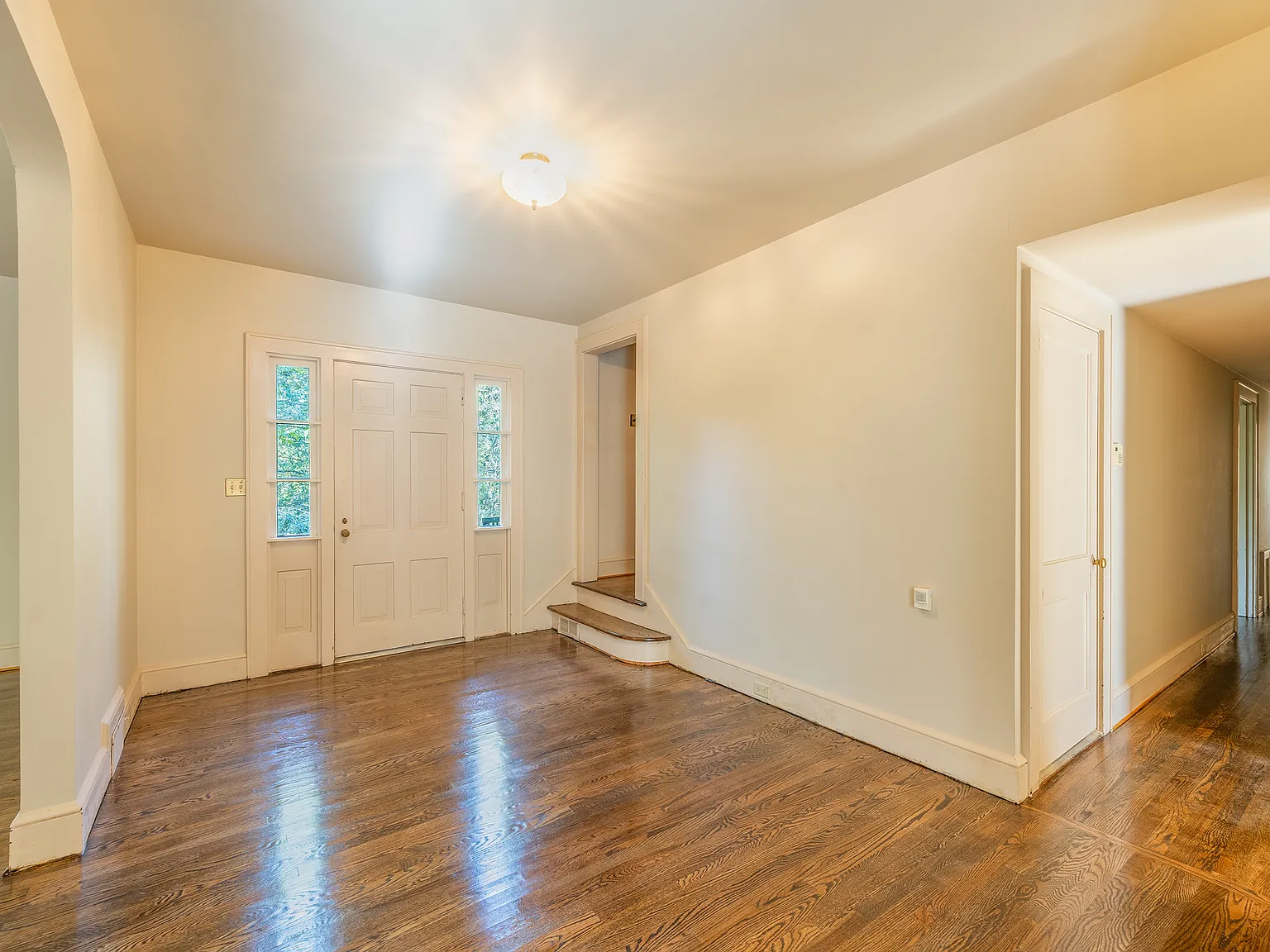 3 bed, 1.5 bath, 1881 sqft, $2,500 — Photo 3