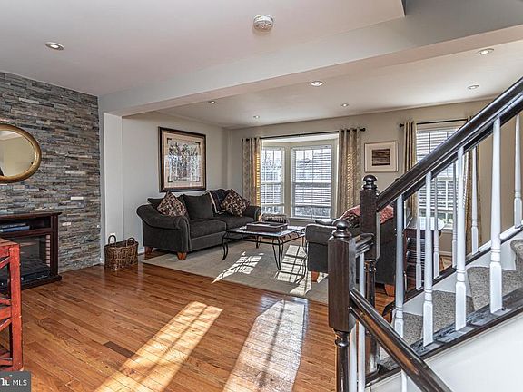 3rd image of 305 General Hancock Blvd